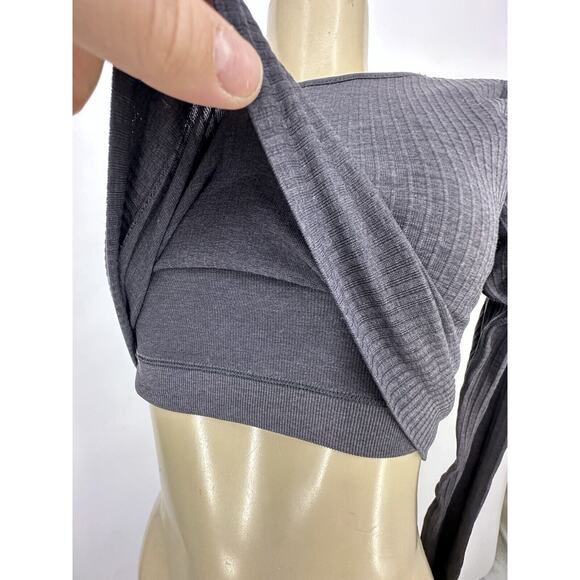 Lululemon Size 4 Ebb to Street Long Sleeve T- Shirt Tee Cropped Black Padded K3v - Picture 5 of 9